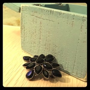 Black Glass Pin Symmetrical Floral Shape